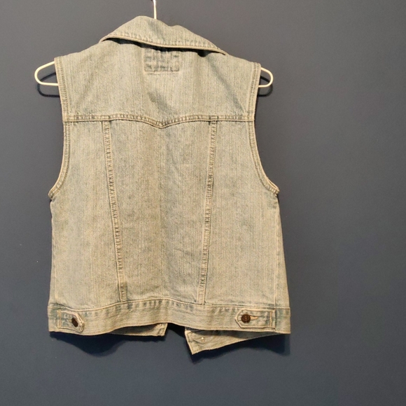 3/$25 Forever 21 Denim Vest - Picture 3 of 4